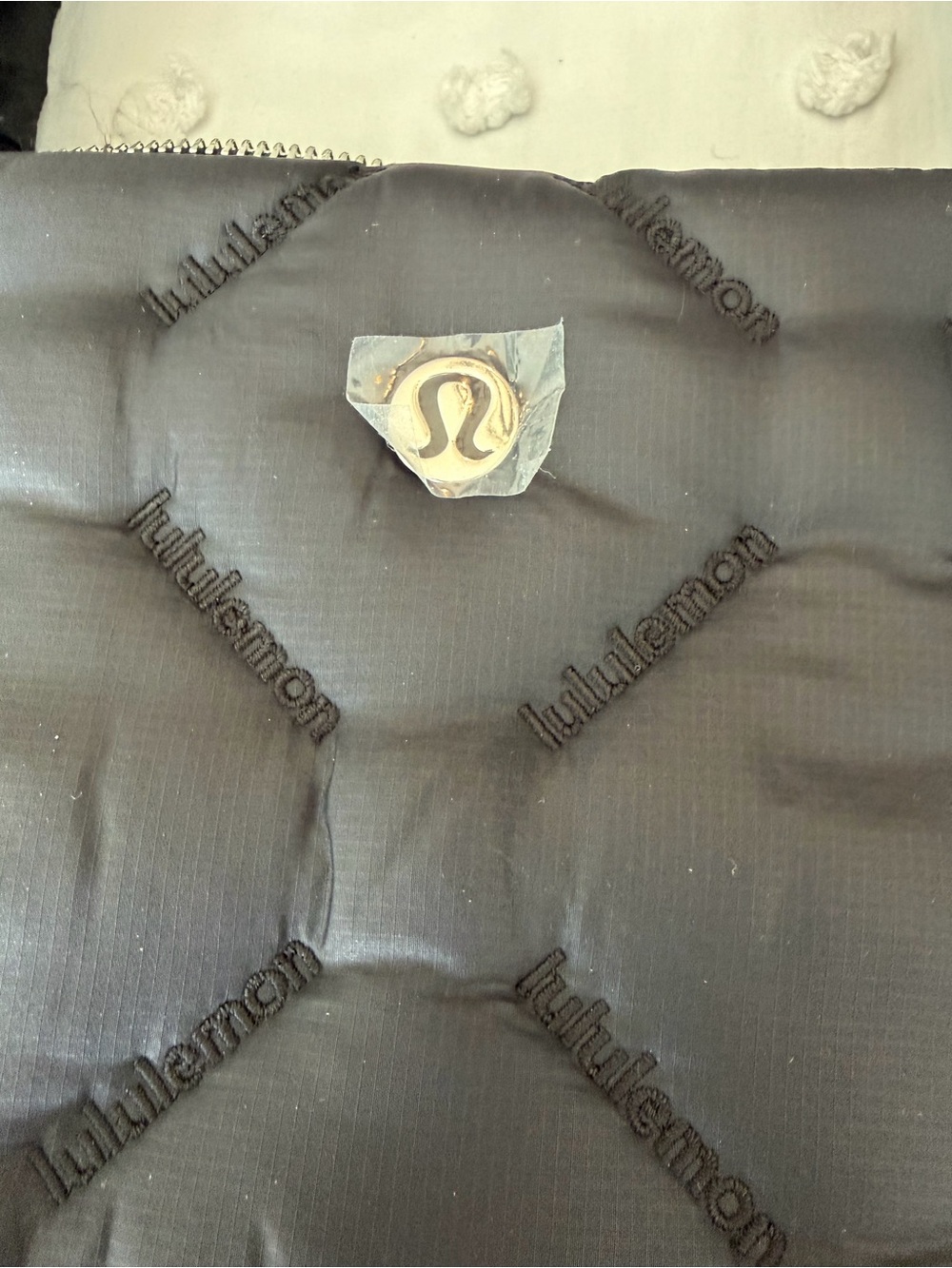 lululemon athletica Black Quality Pleasures Medium Tote 12L (Black ) - Picture 4 of 7
